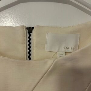 Dalia Ivory Sheath Dress Size 2 Cap Sleeve Tailored Cocktail Work Dress